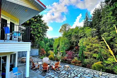 Image de The Cullen's Clair de Lune, River-front Estate