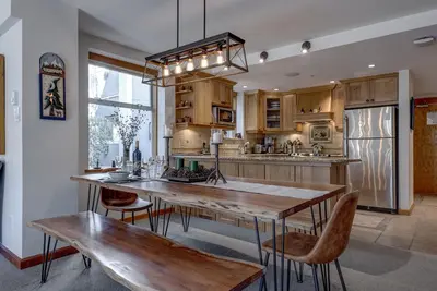 Image de Woodrun 208 - Ski in Ski out, Common Area Hot Tub & Pool, Gas Fireplace, Bbq
