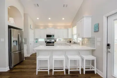 Image de Crystal Sands - 3 bedroom, 2 bath home that sleeps 8 - Easy Beach Access!
