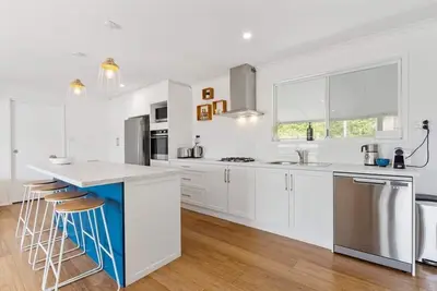 Image de Seaside Sanctuary-Port Elliot-Wi-Fi and Linen-Family-Close to beach-Hills views