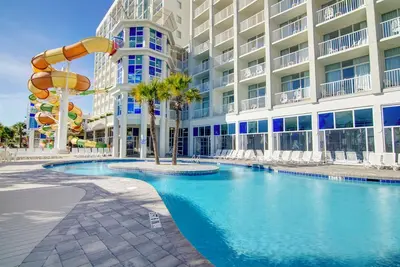 Image de Monthly Rental - Beautiful Modern Ocean View Condo