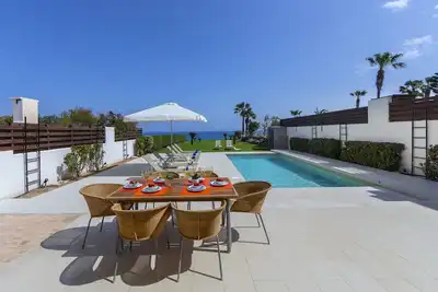 Image de You and Your Family will Love this 5 Star Beachfront Villa, Protaras Villa 1536