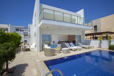 Image de How to Rent Your Own Villa in Protaras with Fantastic Private Pool, Protaras Villa 1537