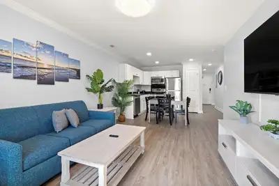 Image de Monthly Rental - Gorgeous Modern Ocean View Condo w\/ Access to Resort Amenities