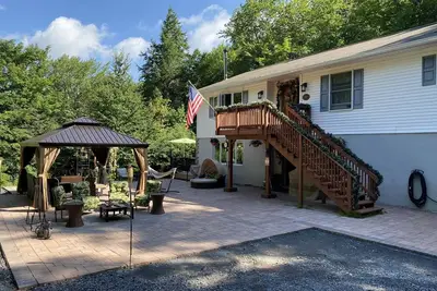 Image de Hottub, Sauna, Deck, Backyard, Hi-Speed Internet