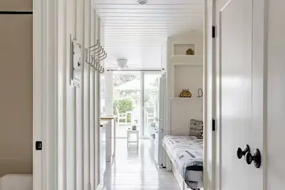 Image de Rare Single Level Sunday-Wednesday December special, Private deck Steps to ocean