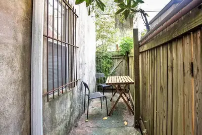 Image de Spacious 2br w\/ Private Yard