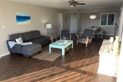 Image de Beach Condo 2/2 newly remodeled & furnished