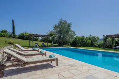 Image de Villa Badia a Corte with private pool, surrounded by greenery, maximum privacy.