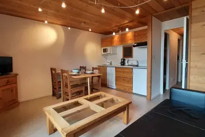 Image de Studio rénové avec balcon sud et parking, 4 personnes, Montgenèvre