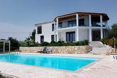 Image de Villa Vio directly on the sea\/beach with pool - miles of sandy beach
