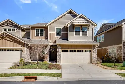Image de New! Luxury meets Modern - Cozy 3br Townhome 15 Min to Asheville & Hiking Trails