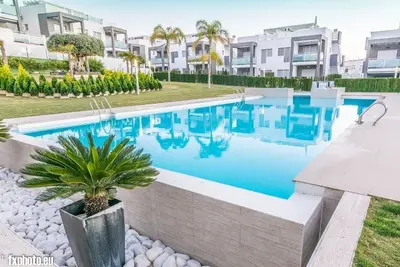 Image de Maison de vacances Torrevieja pour 1 - 6 personnes avec 3 chambres à coucher - Maison de vacances