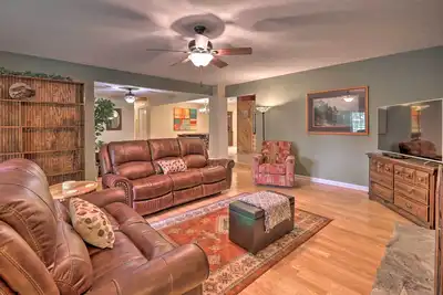 Image de Hendersonville Home w/ Fire Pit: 5 Mi to Downtown!