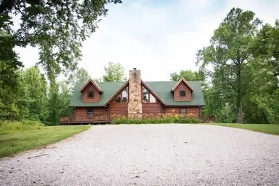 Image de Lakeside Log Cabin-Wedding Venue -Hunting -Fishing