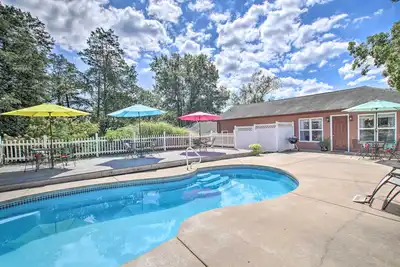 Image de Cozy Ironton Cabin w/ Shared Pool & Private Patio!