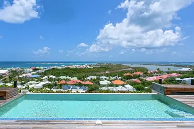 Image de Orient Bay. Luxe 4 Ch 4 Sb. Vue magique. Accès a pied plage - restaurants.