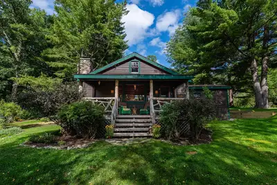 Image de Newly Renovated Cabin in the Country