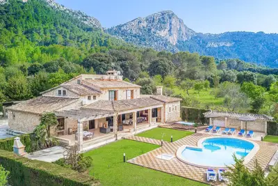 Image de Rafalet. Charming villa with great pool and spectacular surroundings