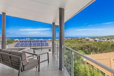 Image de Spacious Home with spectacular views
