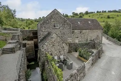 Image de Award-Winning, 5* Luxury, The Water Mill, Derbyshire, Sleeps 14-16 Persons