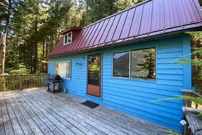 Image de Pitt Lake Cabin - Boat Access Only