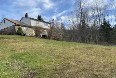 Image de Swimming pond, fire pit, pool table, hiking trails, close to Belleayre, views!