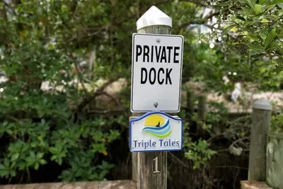 Image de Waterfront Property with Dock and 2 Minute Walk to the Beach