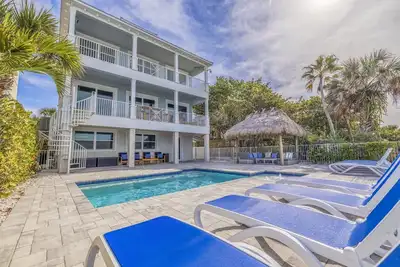 Image de Private beach house directly facing the Gulf Of Mexico. Sleeps 12