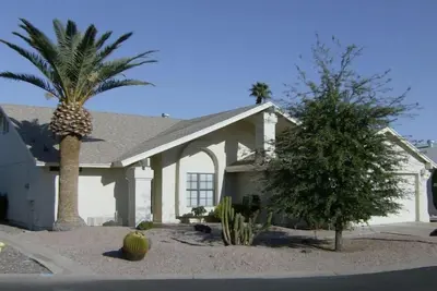 Image de Fontaine du Soleil, Mesa - Accueil sur terrain de golf - 55+ Gated Community