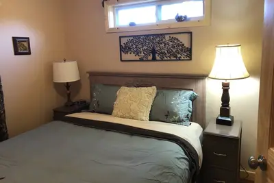 Image de Our cozy and quiet cabin offers relax and unwind time, yet adventurous escapes