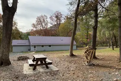 Image de pine creek lodge with pine creek views secluded on 5 acres