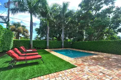 Image de Heated private pool, walk to Zoo, Science Museum & Park