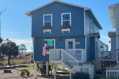 Image de Great Deals for August! Luxury for Less! Steps to Beach! Hot Tub!