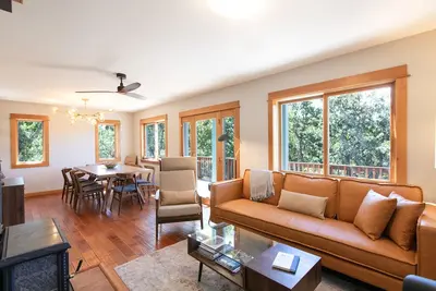 Image de Private Disc Golf Course, Escape to Paradise in The Oaks, Hot Tub, Gorgeous Seclusion