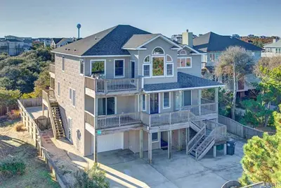 Image de 1818 - It's A Shore Thing, Just 70 Yards to the Beach. . . Pool, Pool Table. . . Close to Restaurants.