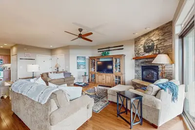Image de Charming condo w/ free WiFi/private deck with mountain views near Sugar Mountain
