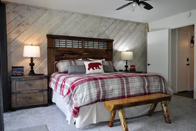 Image de 5-Star Solitude & Mammoth Mtn Views @ Snowcreek #237, Remodeled, Spa, Laundry