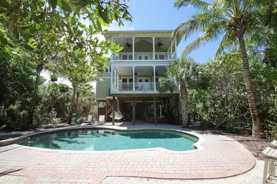 Image de Luxury Island living!