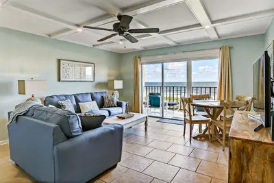 Image de Coastal Oasis: Condo Retreat with Oceanfront Views