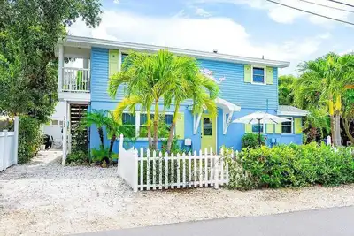 Image de Best Location! North End Of Anna Maria, Fl, Steps To Beach & Dining - Unit A