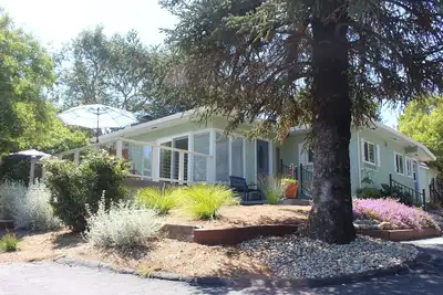 Gravenstein Getaway- Sebastopol