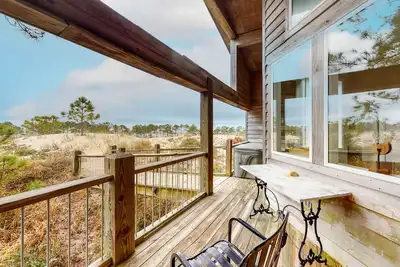Peaceful Dune-Top Escape with Hot Tub, Dog-Friendly & Scenic Walk to the Beach