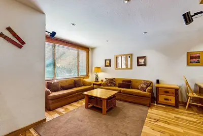 Image de Beautiful ski-in/ski-out villa with shared hot tubs/pools/tennis and free WiFi