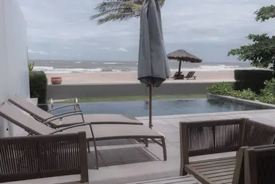 Image de Luxury Beachfront villa - 3br w private pool and outdoor Bbq