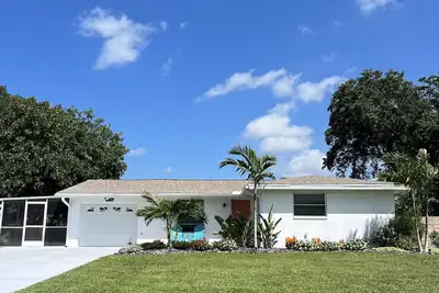 Image de 3 bedroom, 2 bathroom private pool home just minutes from Siesta Key!