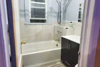 Image de Private Apt w 1 King Bed 1 Lounge Room