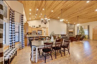 Image de Sleeps 30+