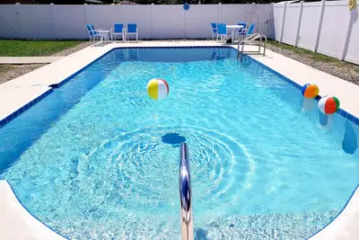 Image de Spacious Home, Secluded Saltwater Pool, Central Location.