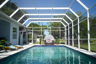 Image de Siesta Key and Anna Maria Beach Huge Family Home with Heated saltwater pool